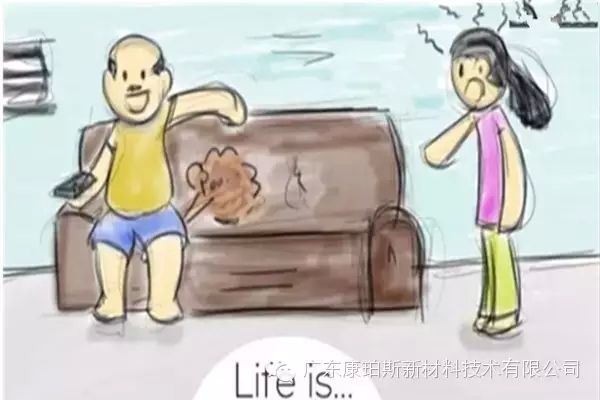 人生就是。。。 妻子已經(jīng)發(fā)火，你卻肆無忌憚地放屁“排毒氣”